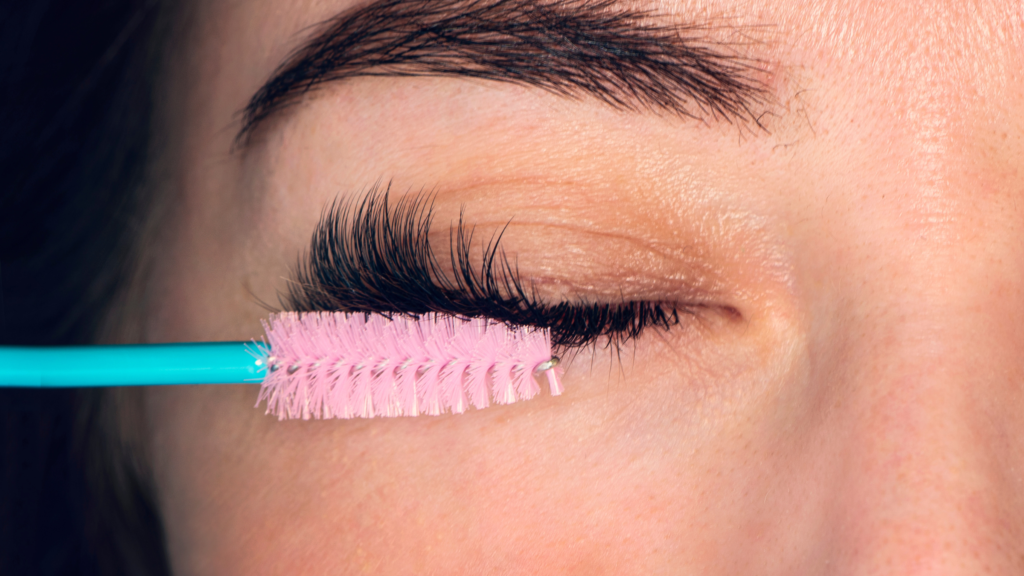 Eyelashes Falling Out: Causes and Treatments
